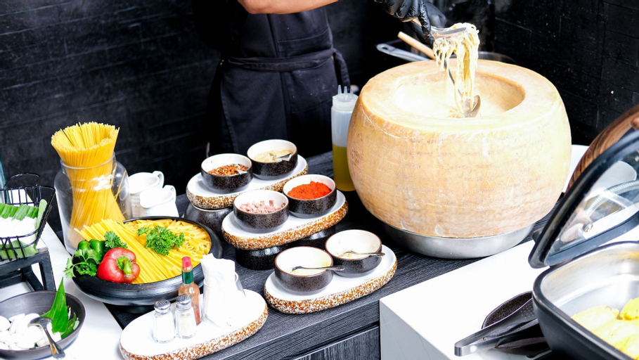 Food & Drinks 30