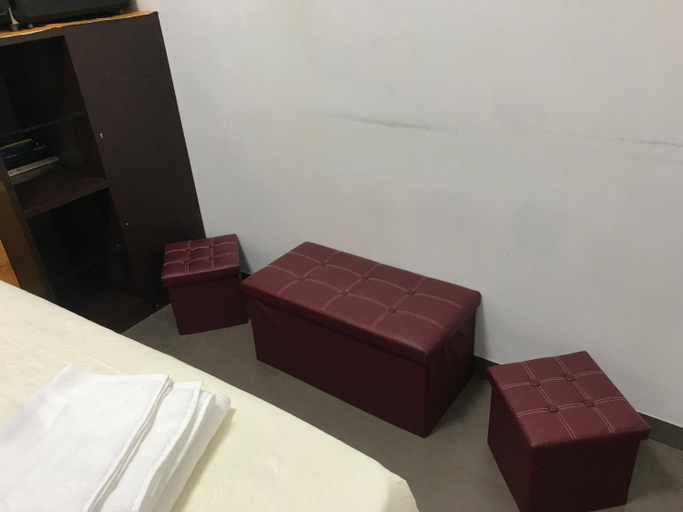 Others 5, Suite del Plebiscito, Napoli