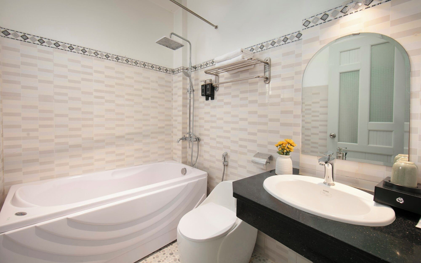 Bathroom 5, Hanoi Delica Hotel, Hoàn Kiếm