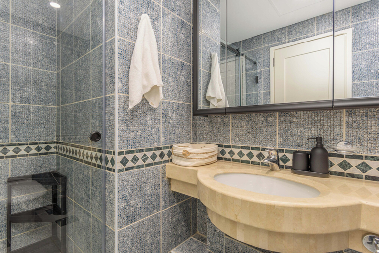 Bathroom 3, Mundo - 2 BR Apartment at Saifi Village, Beirut