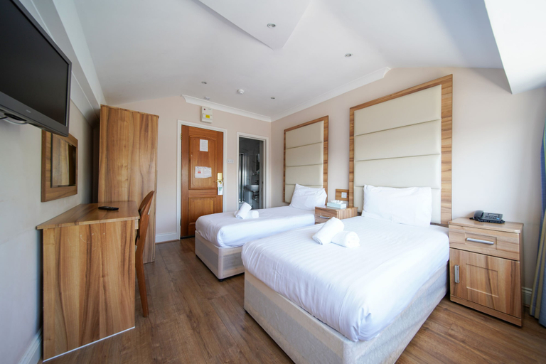 Bedroom 3, Royal Eagle Hotel, London