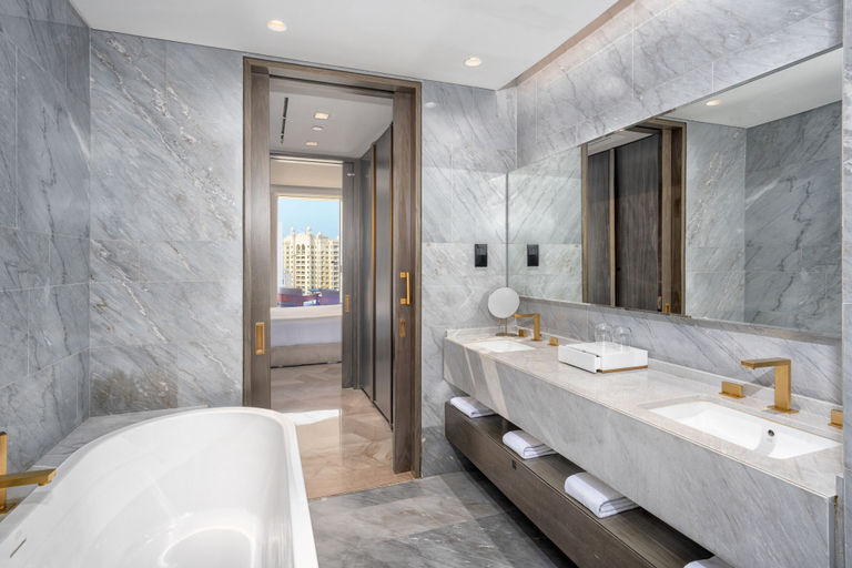 Bathroom 5, FIVE Palm Jumeirah Dubai, Dubai