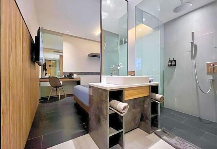Bathroom 19