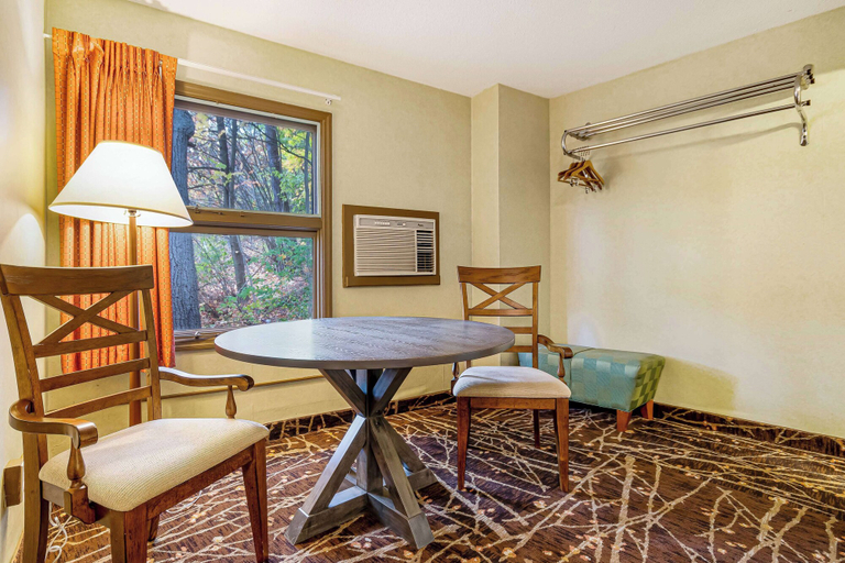 Others 5, Super 8 by Wyndham Lake George/Downtown, Warren