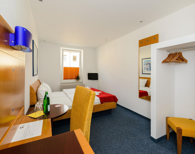 Bedroom 3, City Hotel-Pension Brandenburg, Brandenburg an der Havel