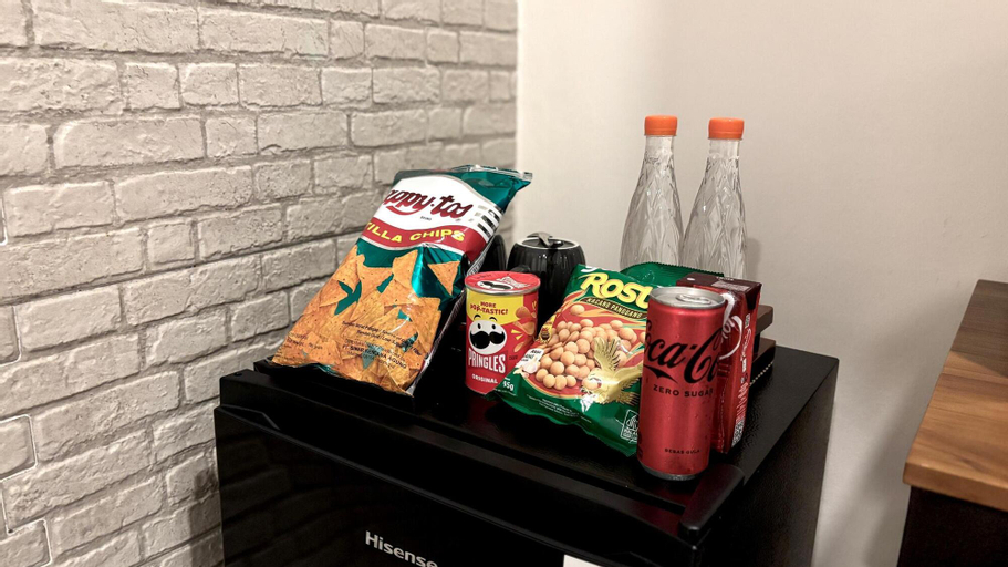 Food & Drinks