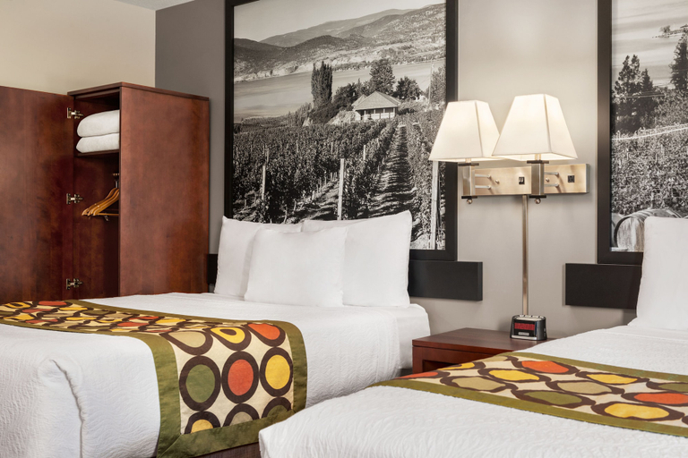 Bedroom 4, Quality Inn & Suites, North Okanagan