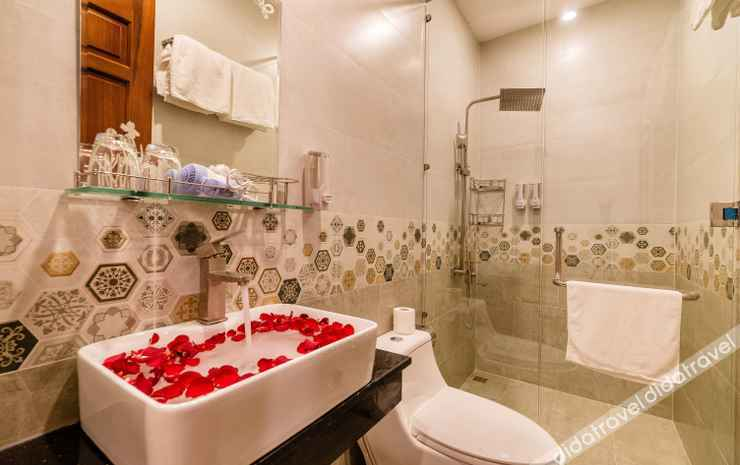 Bathroom 5, Phong Phu Villa Hoi An, Da Nang