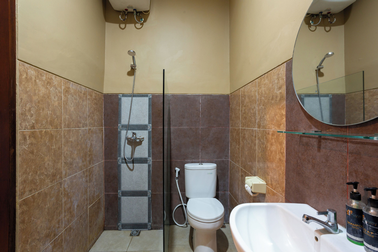 Bathroom 22