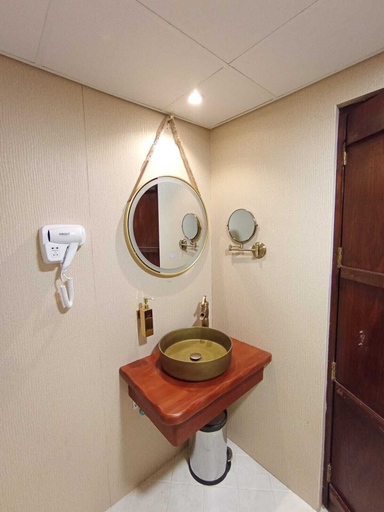 Bathroom 5, Hyba Heritage Hotel, Dubai