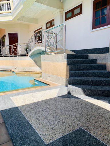 Swimming Pool 4