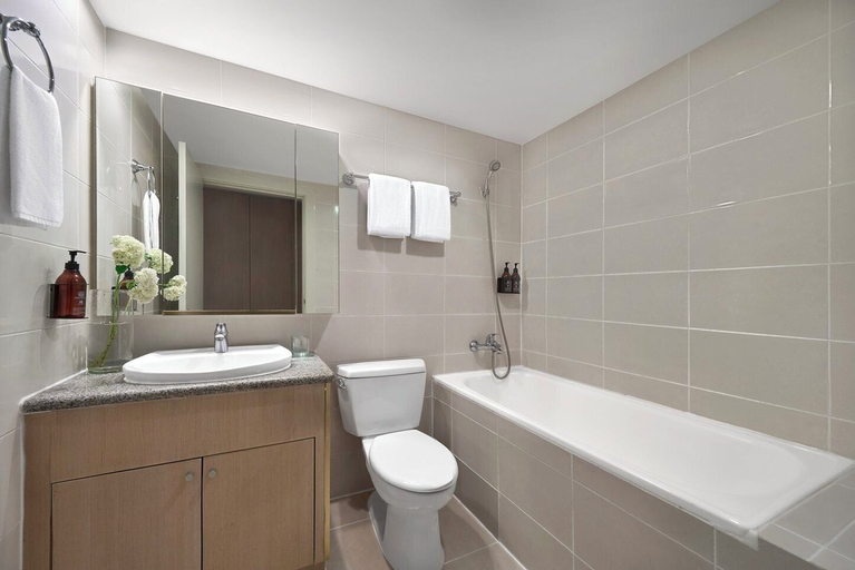 Bathroom 14