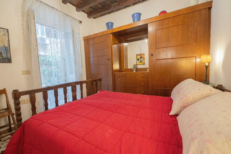 Bedroom 3, Via Dei Banchi Vecchi Apartments, Rome