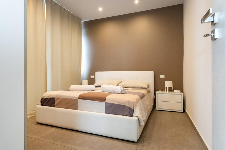4, Giovannino House, Catania