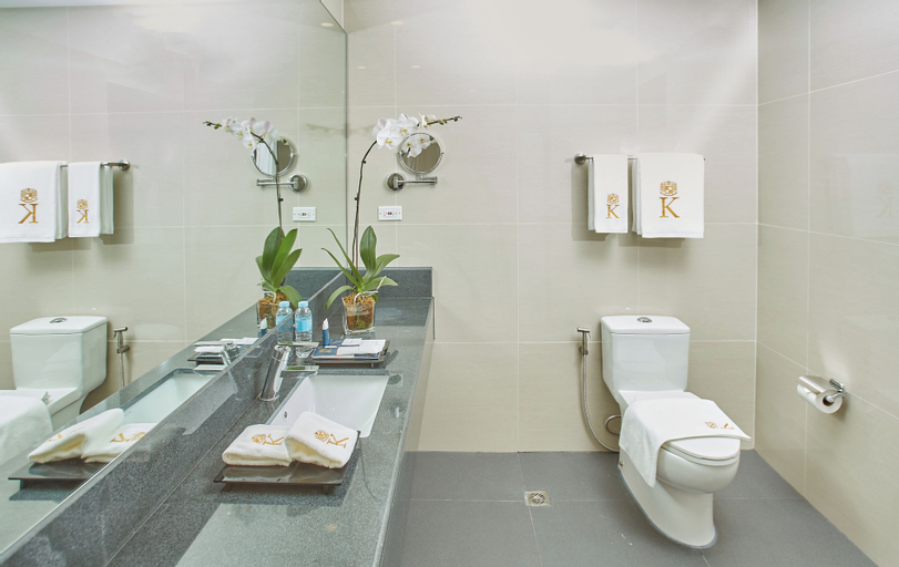 Bathroom 14