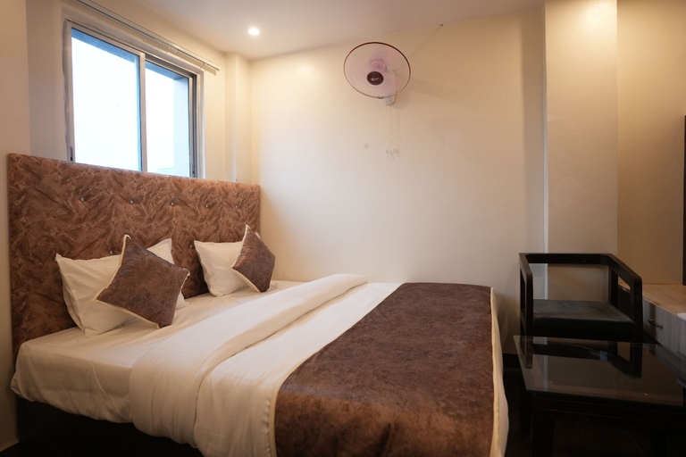 Bedroom 2, Hotel Rajmahal Palace, Kaushambi
