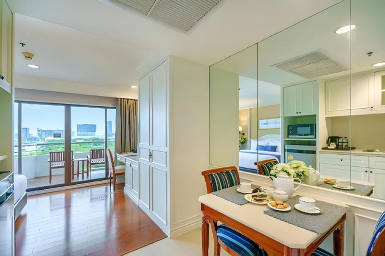 Dining Room 4