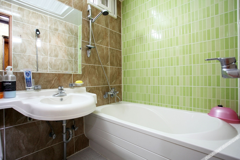 Bathroom 4, Sillim New Star, Gwanak