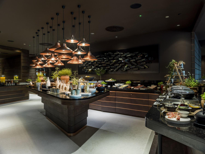 Food & Drinks, Radisson Collection Hotel, Old Mill Belgrade, Belgrade