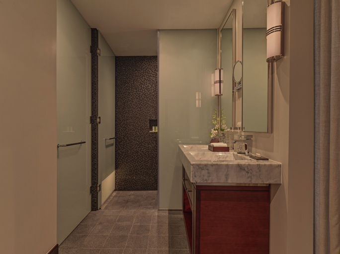 Bathroom 7