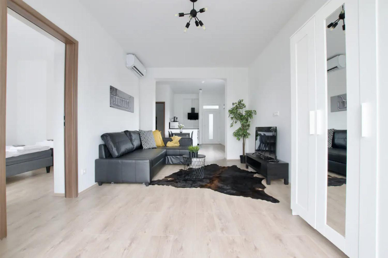 Others 2, Family Apartments by Hi5 - Zamardi, Siófok