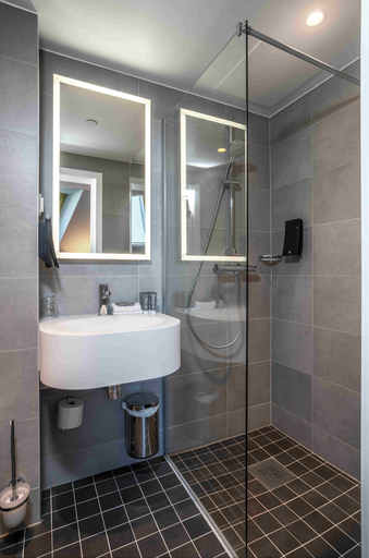 Bathroom 3, Thon Hotel Ålesund, Ålesund