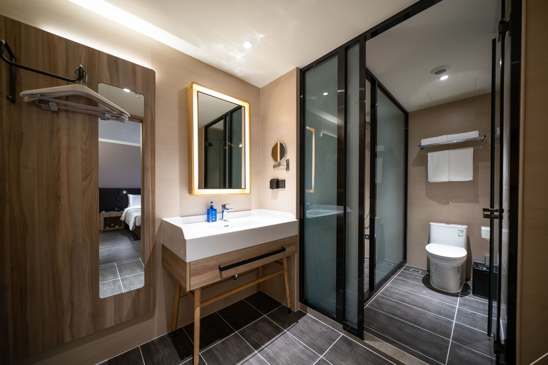 Bathroom 3, Hanting Hotel Yingkou Bayuquan Wanlong Plaza, Tieling