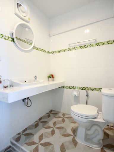 Bathroom 4, OYO 1085 Ma Lanta House, Ko Lanta