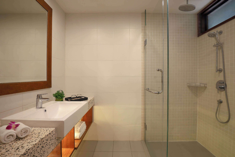 Bathroom 22