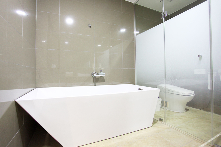 Bathroom 5, Suwon Yeongtong E, Yongin
