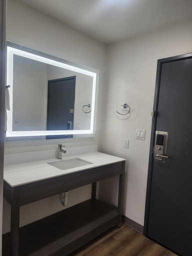 Bathroom 10
