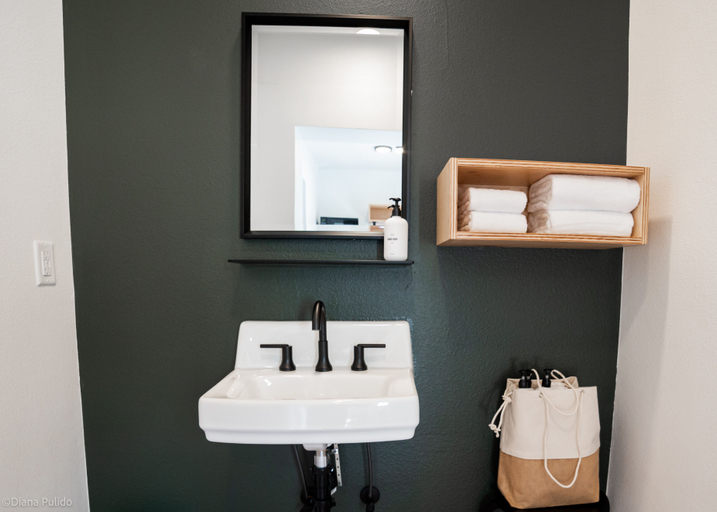 Bathroom 3, LOGE Leavenworth, Chelan