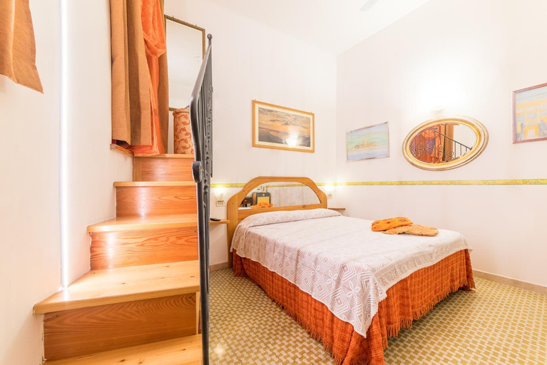 Others 4, The Vernazza Main Plaza - Rooms & Apartment, La Spezia