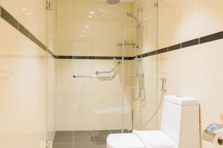 Bathroom 22