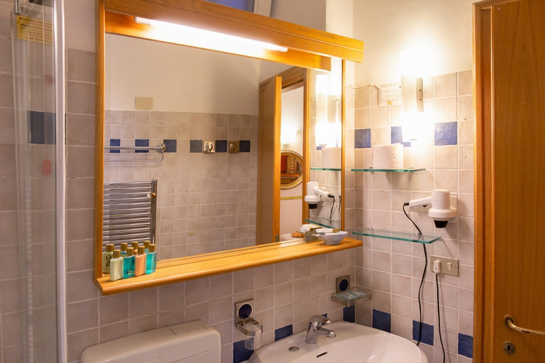 Others 2, The Vernazza Main Plaza - Rooms & Apartment, La Spezia