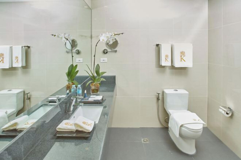 Bathroom 16