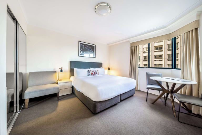 Bedroom 4, Oaks Sydney Castlereagh Suites, Sydney