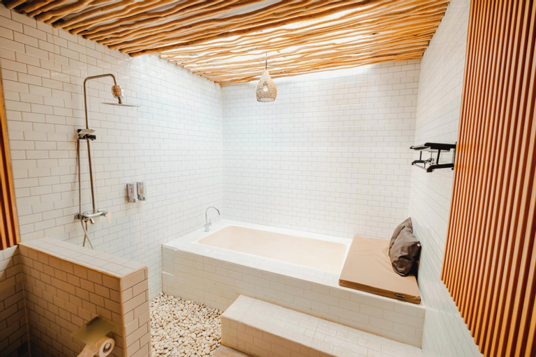 Bathroom 4