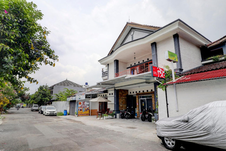 Exterior & Views 1, OYO 90712 Wisma Acidalia Syariah, Bandung