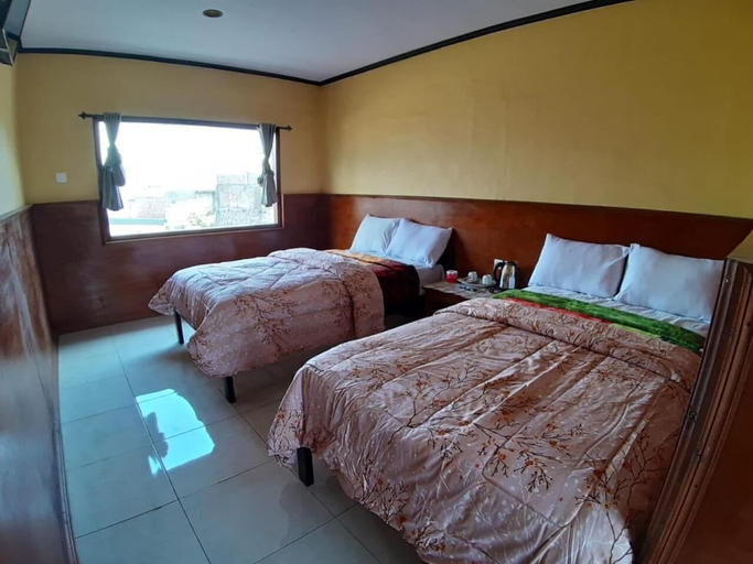 Bedroom 2, Cemara Indah Hotel, Probolinggo
