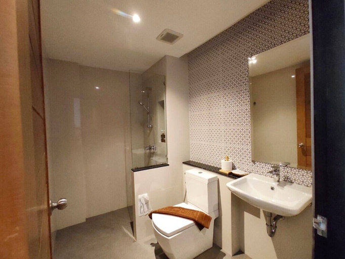 Bathroom 3, Aonang Dugong, Mueang Krabi