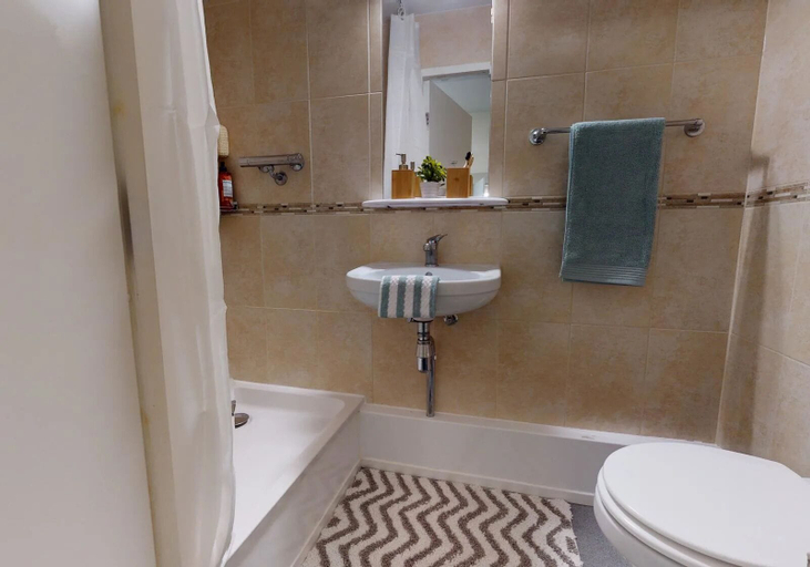 Bathroom 4, Parker House, Dundee