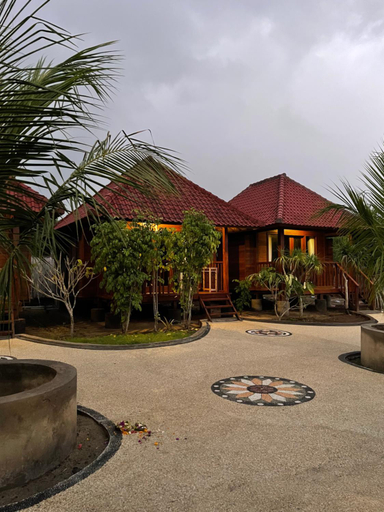 Exterior 5