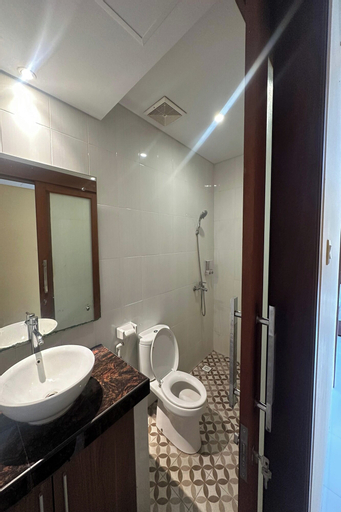 Bathroom 8