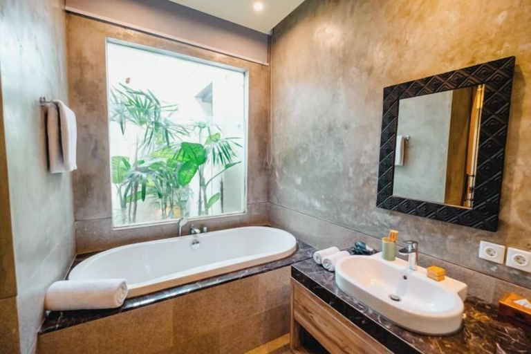 Bathroom 23