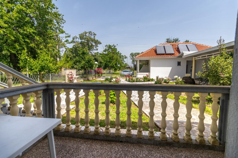 Others 4, Tomi Guesthouse