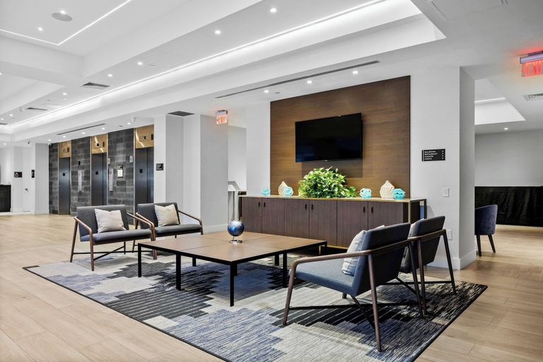 DoubleTree by Hilton New York JFK Airport, New York