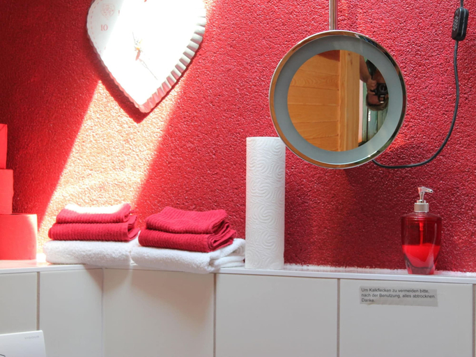 Bathroom 4, Wohnung mit Garten in Damgarten, Vorpommern-Rügen