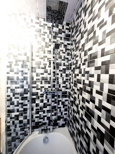 Bathroom 3, Stay Sleep Rest - Abbey Road, Kirklees