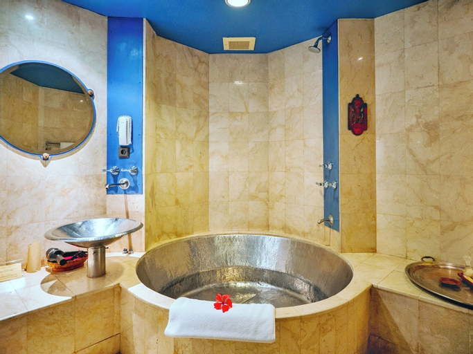 Bathroom 12